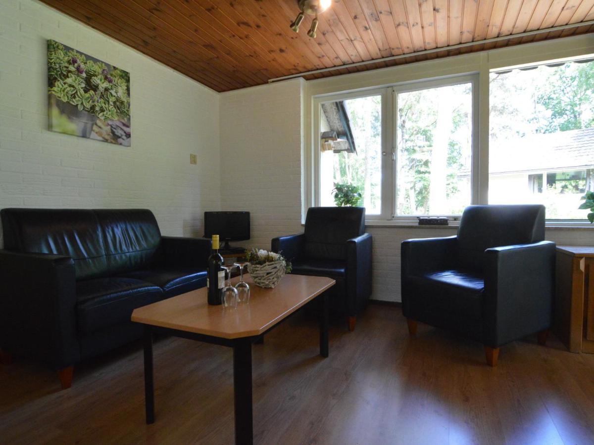 Detached Bungalow With Lovely Covered Terrace In A Nature Rich Holiday Park Stramproy Eksteriør billede