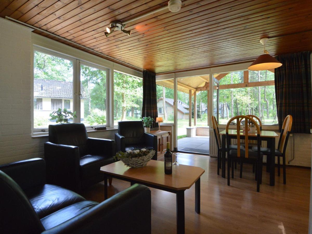 Detached Bungalow With Lovely Covered Terrace In A Nature Rich Holiday Park Stramproy Eksteriør billede