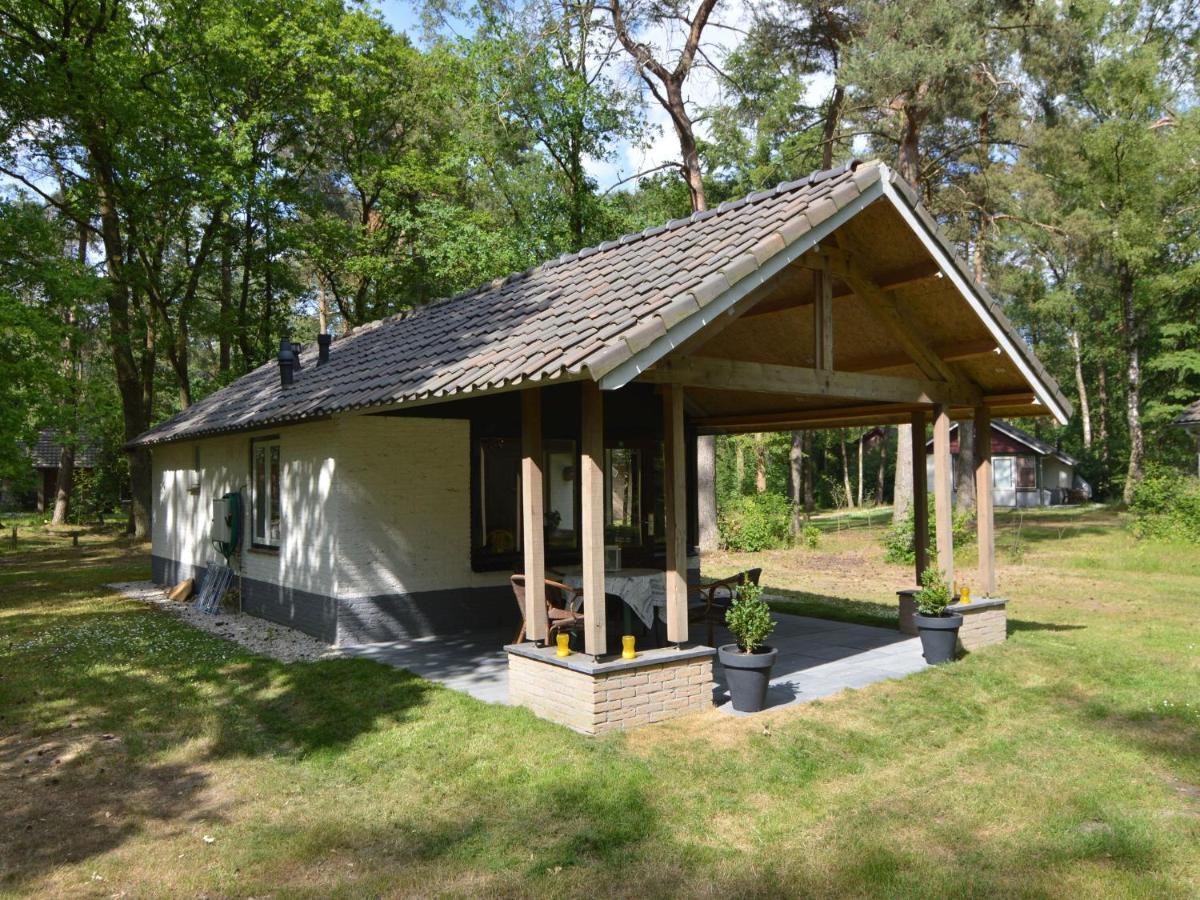 Detached Bungalow With Lovely Covered Terrace In A Nature Rich Holiday Park Stramproy Eksteriør billede