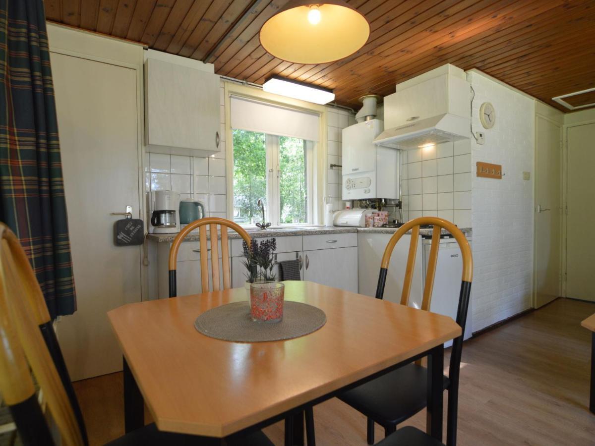 Detached Bungalow With Lovely Covered Terrace In A Nature Rich Holiday Park Stramproy Eksteriør billede