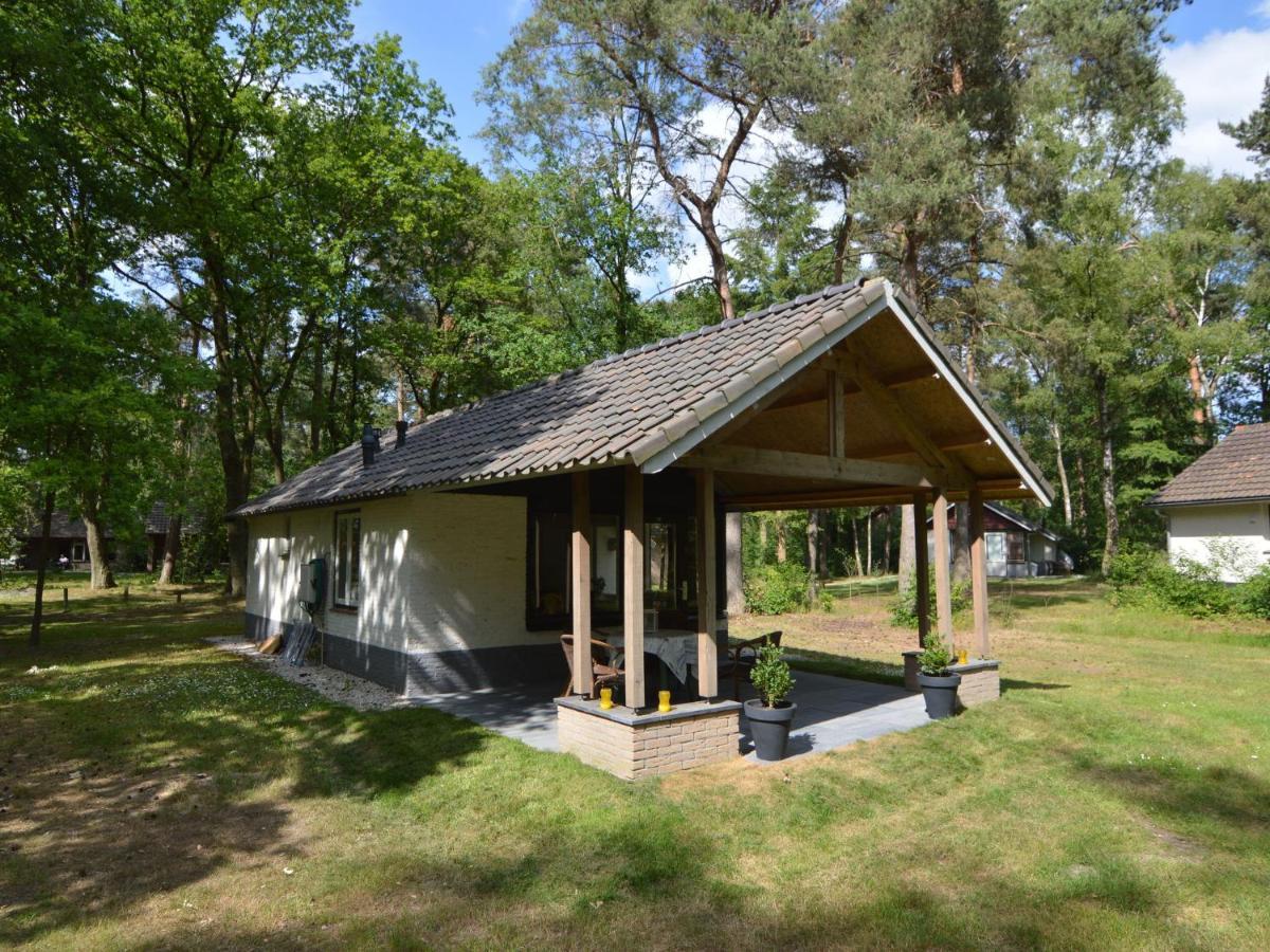 Detached Bungalow With Lovely Covered Terrace In A Nature Rich Holiday Park Stramproy Eksteriør billede