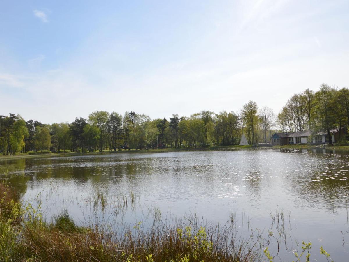 Detached Bungalow With Lovely Covered Terrace In A Nature Rich Holiday Park Stramproy Eksteriør billede