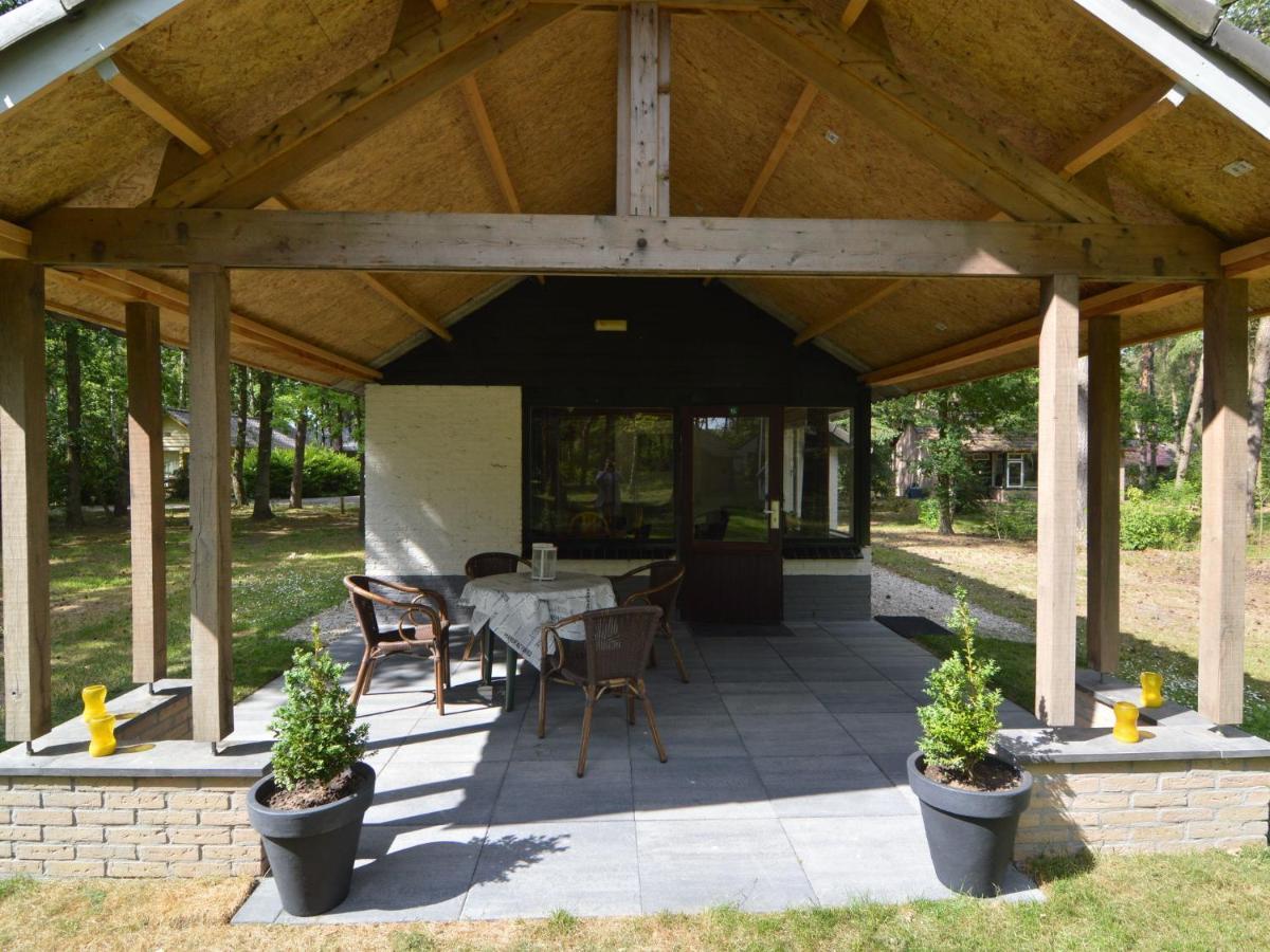 Detached Bungalow With Lovely Covered Terrace In A Nature Rich Holiday Park Stramproy Eksteriør billede