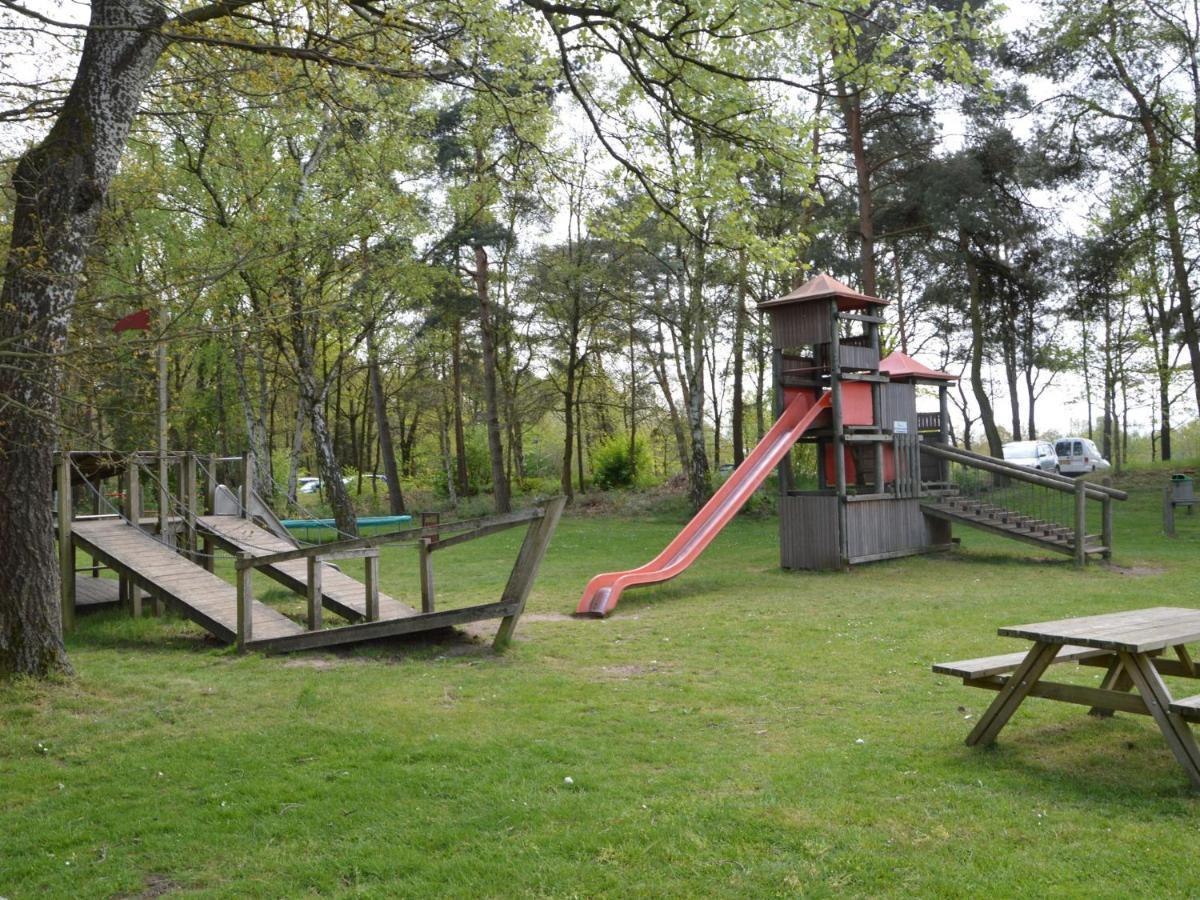 Detached Bungalow With Lovely Covered Terrace In A Nature Rich Holiday Park Stramproy Eksteriør billede