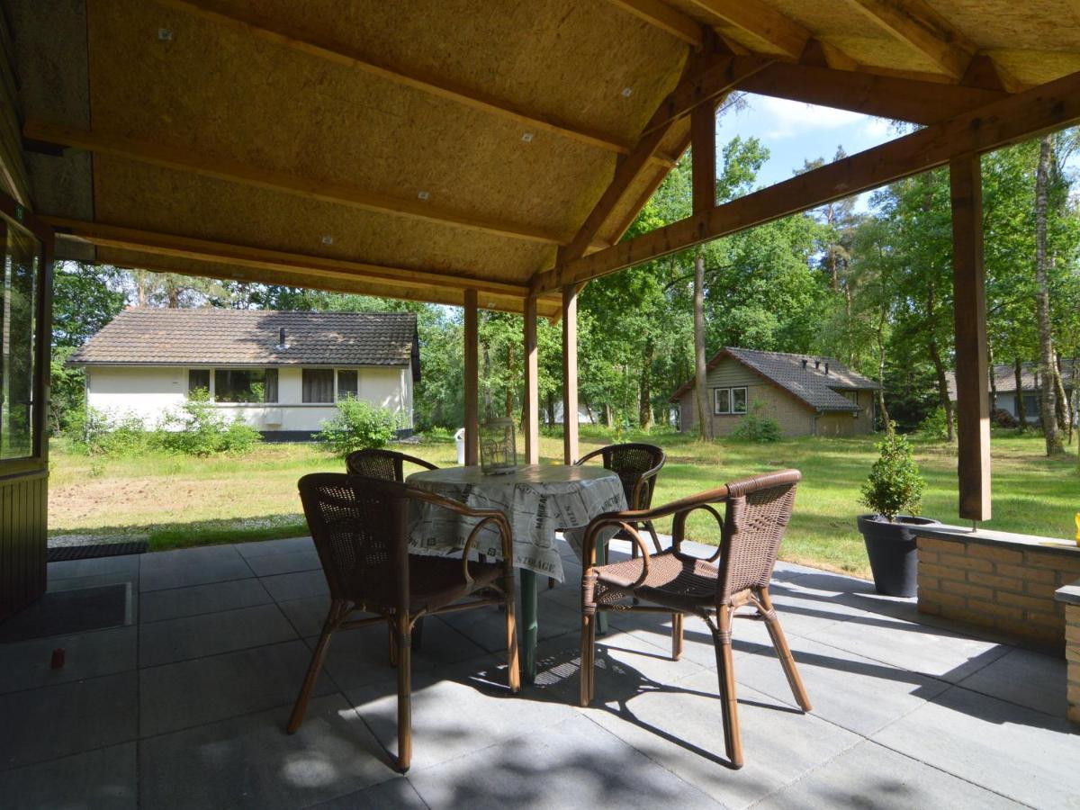 Detached Bungalow With Lovely Covered Terrace In A Nature Rich Holiday Park Stramproy Eksteriør billede